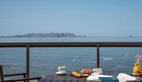 Deluxe Suite With Sea View And Balcony