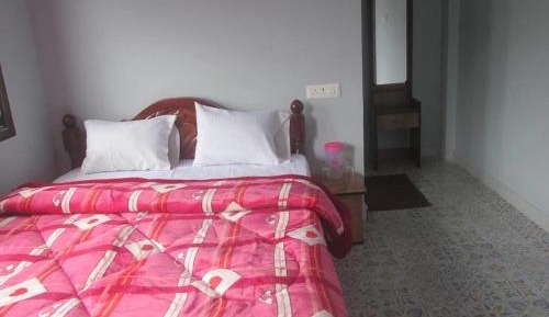 6-Bed Mixed Dormitory Room