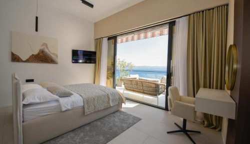 Two-Bedroom Apartment with Sea View