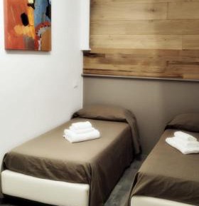 Quadruple Room with Private Bathroom