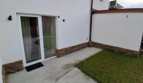 One-Bedroom Apartment with Garden View