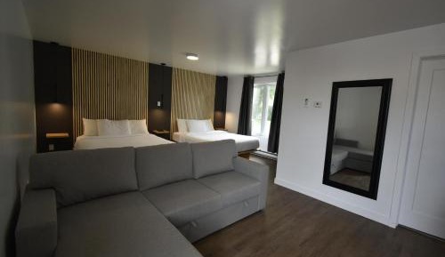 Deluxe Family Suite