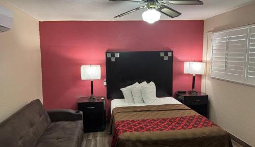 Standard Queen Room