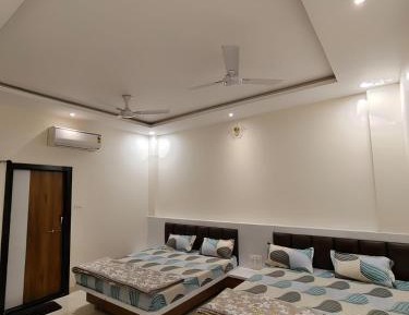 Deluxe Family Room
