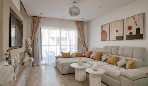 One-Bedroom Apartment with Balcony