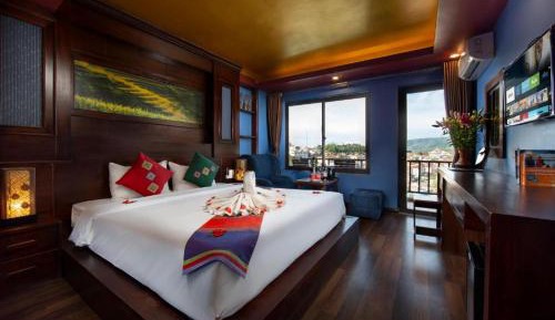 Deluxe Room (2 Adults + 1 Child)