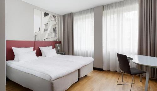 Standard Queen Room