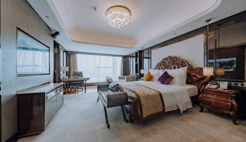 Deluxe King Room