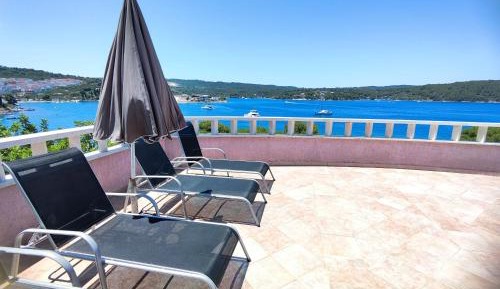 Two-Bedroom Apartment with Terrace and Sea View