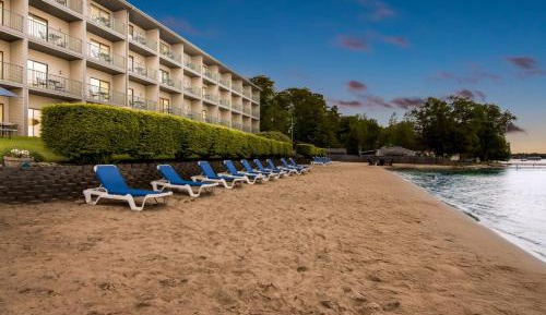 2 Queen Beachside Walkout