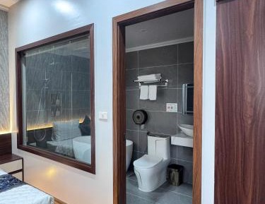 Queen Room with Spa Bath