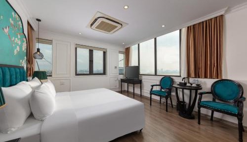 Deluxe Double or Twin Room with City View