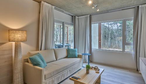 One-Bedroom Deluxe Apartment