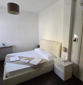 Deluxe Double Room with Shower
