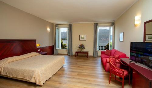 Superior Double or Twin Room with Lake View