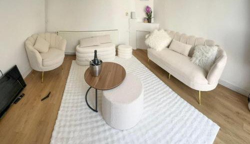 One-Bedroom Holiday Home