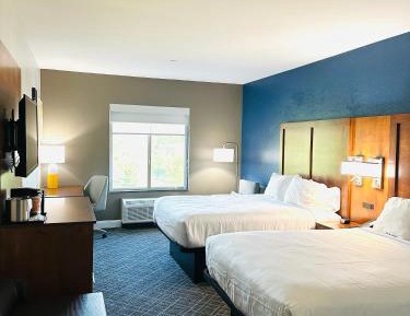 Standard Queen Room with Two Queen Beds - Non-Smoking