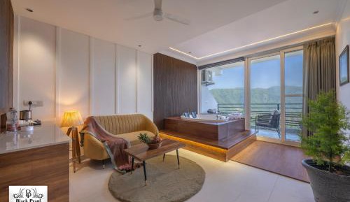 Suite with Hot Tub