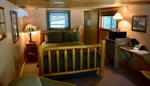 Single Room with Private Bathroom