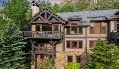 Four-Bedroom Holiday Home