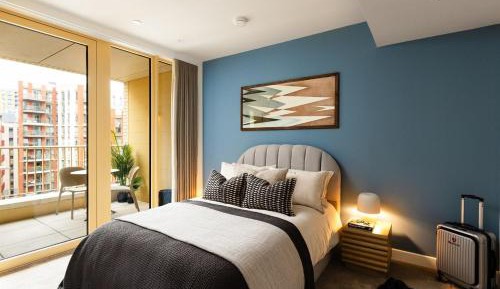 One-Bedroom Apartment with Balcony
