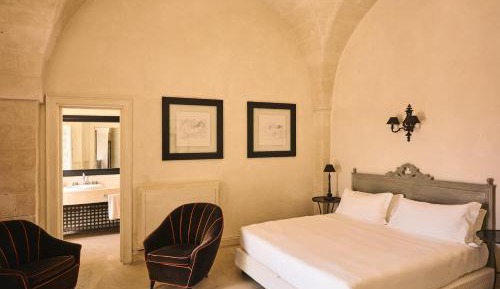 Suite with Hot Tub