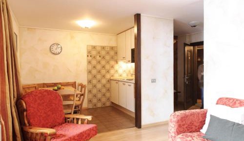 Superior One-Bedroom Apartment with Balcony