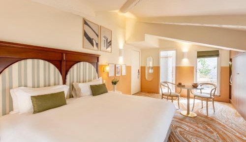 Junior King Suite