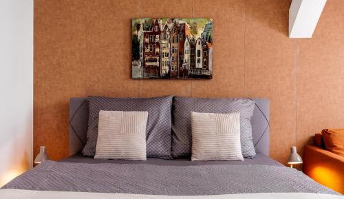 One-Bedroom Apartment with Terrace