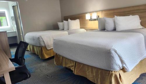 Queen Room with Two Queen Beds - Smoking