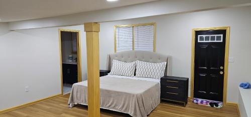 King Suite with Pool View