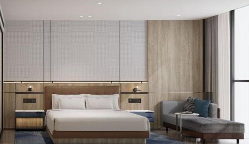 Standard King Room with City View