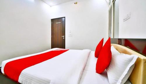 Deluxe Double Room (2 Adults + 1 Child)