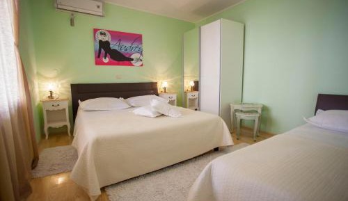 Comfort Apartment with Terrace (5 - 6 Adults)