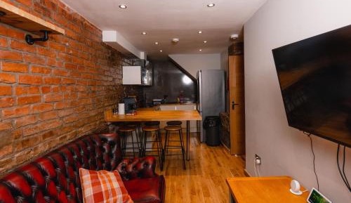Three-Bedroom Deluxe Apartment