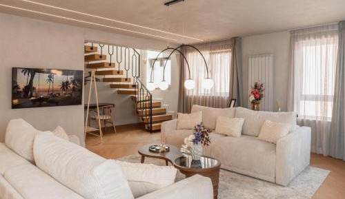 Three-Bedroom Deluxe Apartment
