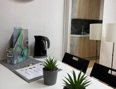 Deluxe Studio