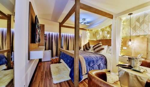 Master Double Room with Spa Bath