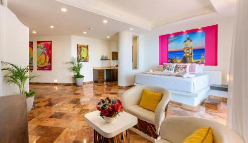 Deluxe Suite with Spa Bath
