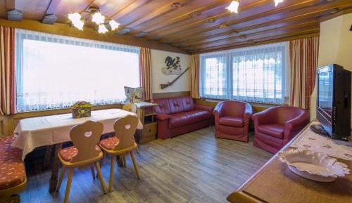 Comfort Four-Bedroom Apartment