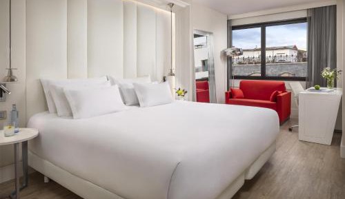 Premium Double or Twin Room XL