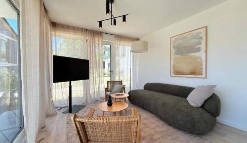 Apartment with Lake View