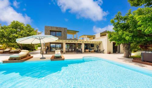 Six-Bedroom Villa 