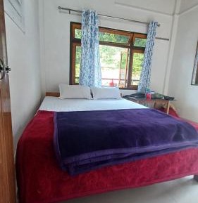 Deluxe Double Room (2 Adults + 1 Child)