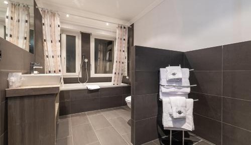 Three-Bedroom Apartment (6 Adults)