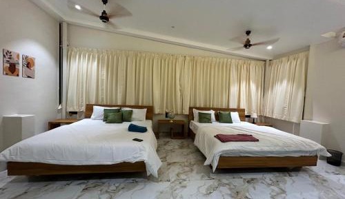 Deluxe Double or Twin Room
