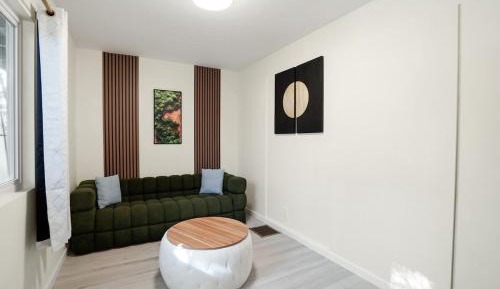 Standard Single Room with Shared Bathroom