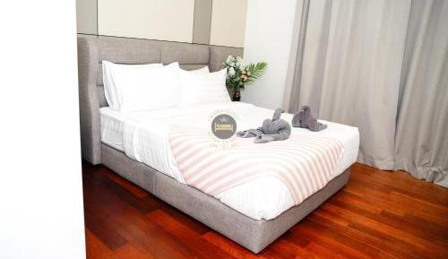 Two-Bedroom Deluxe Apartment with Balcony