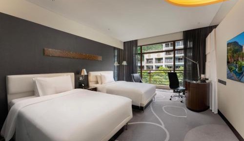 2 Double bed room with Balcony,Courtyard View
