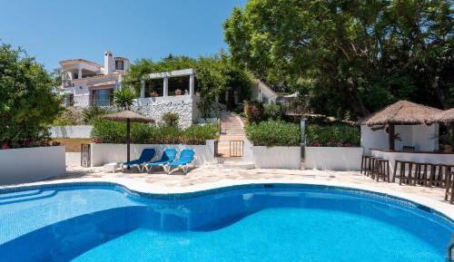Villa with Garden View